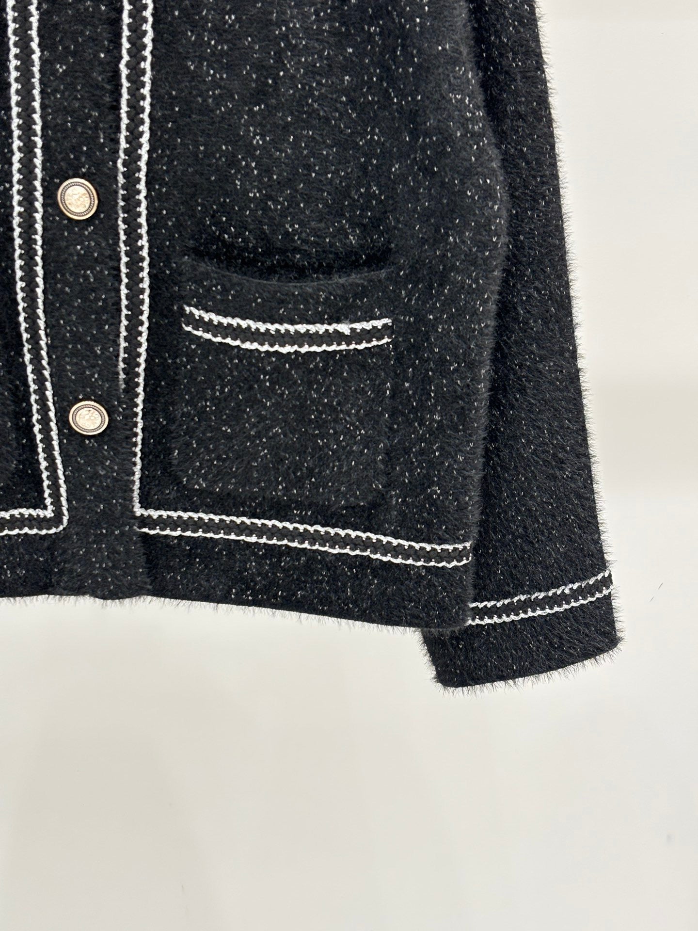 25FW NEW style round neck letter logo three-dimensional patch simple metal buckle knitted cardigan