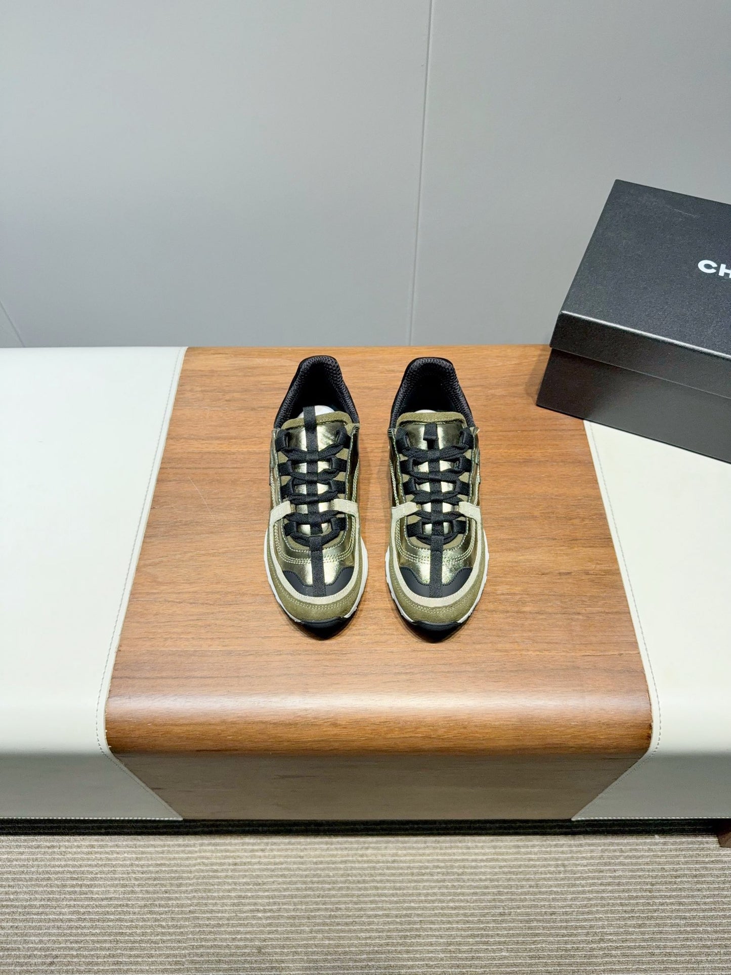 25 customized frosted cowhide platform shoes