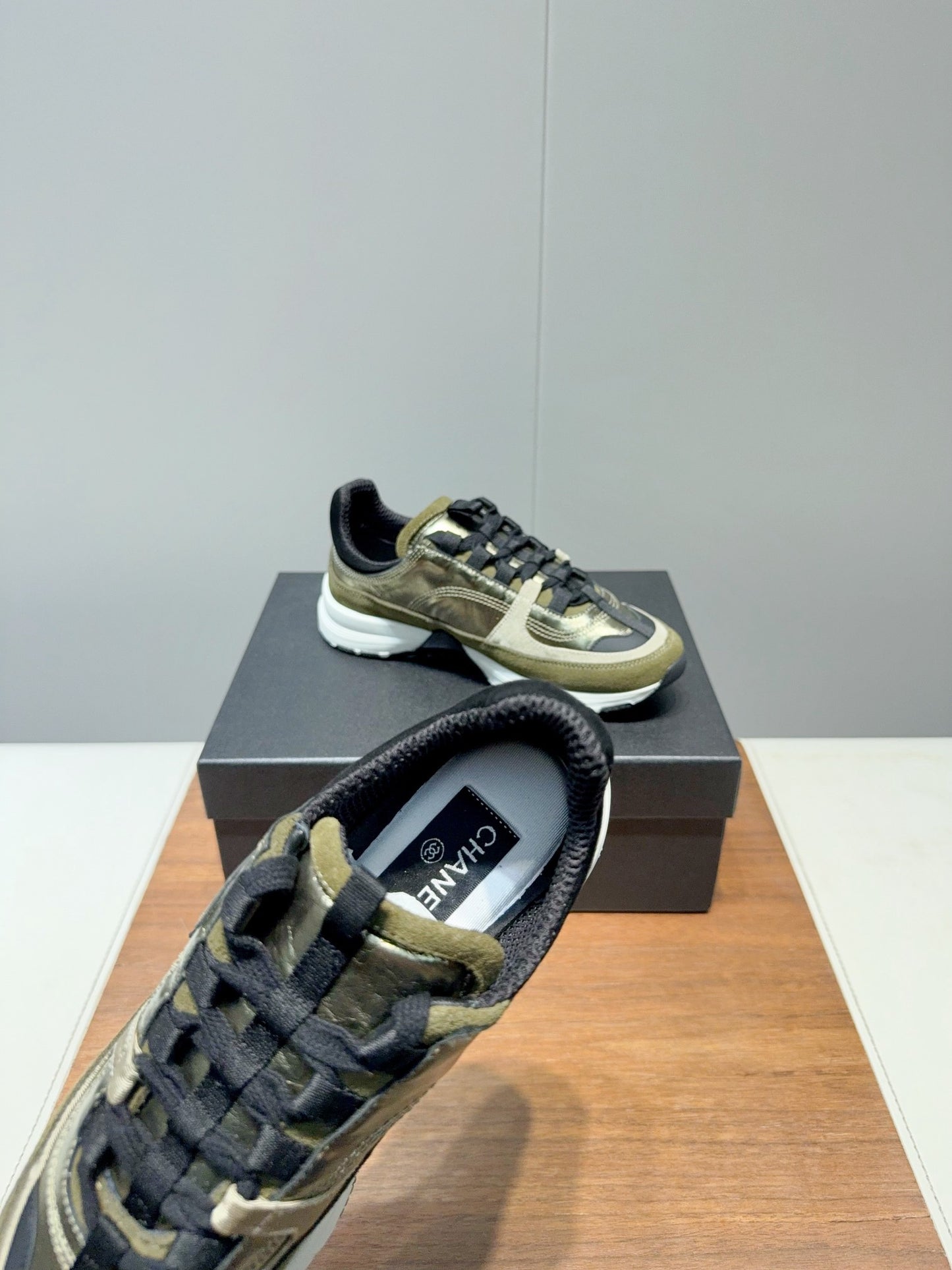 25 customized frosted cowhide platform shoes