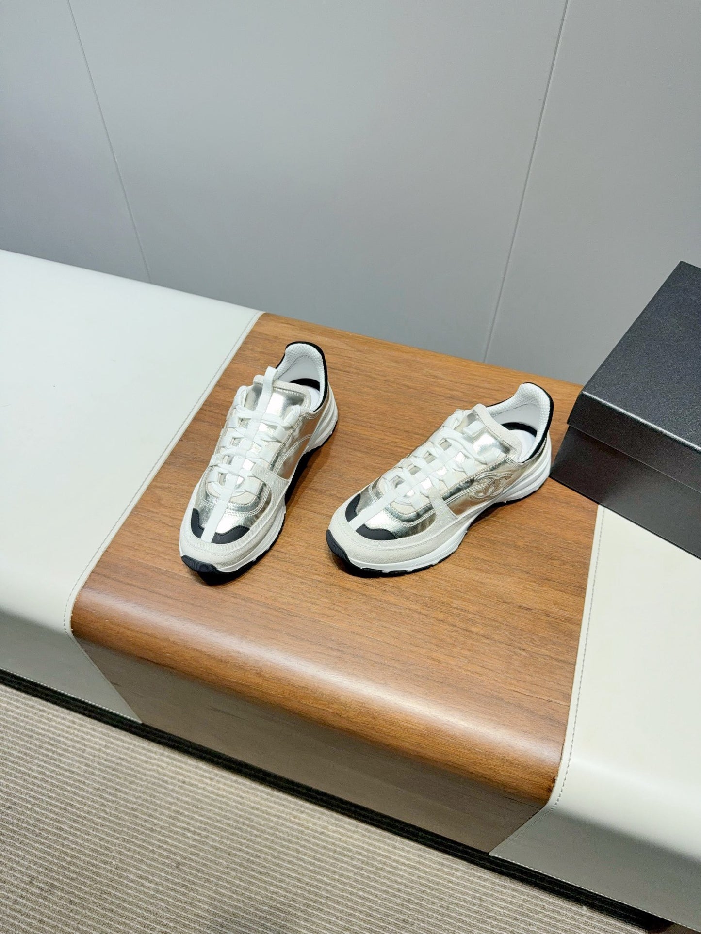 25 customized frosted cowhide platform shoes