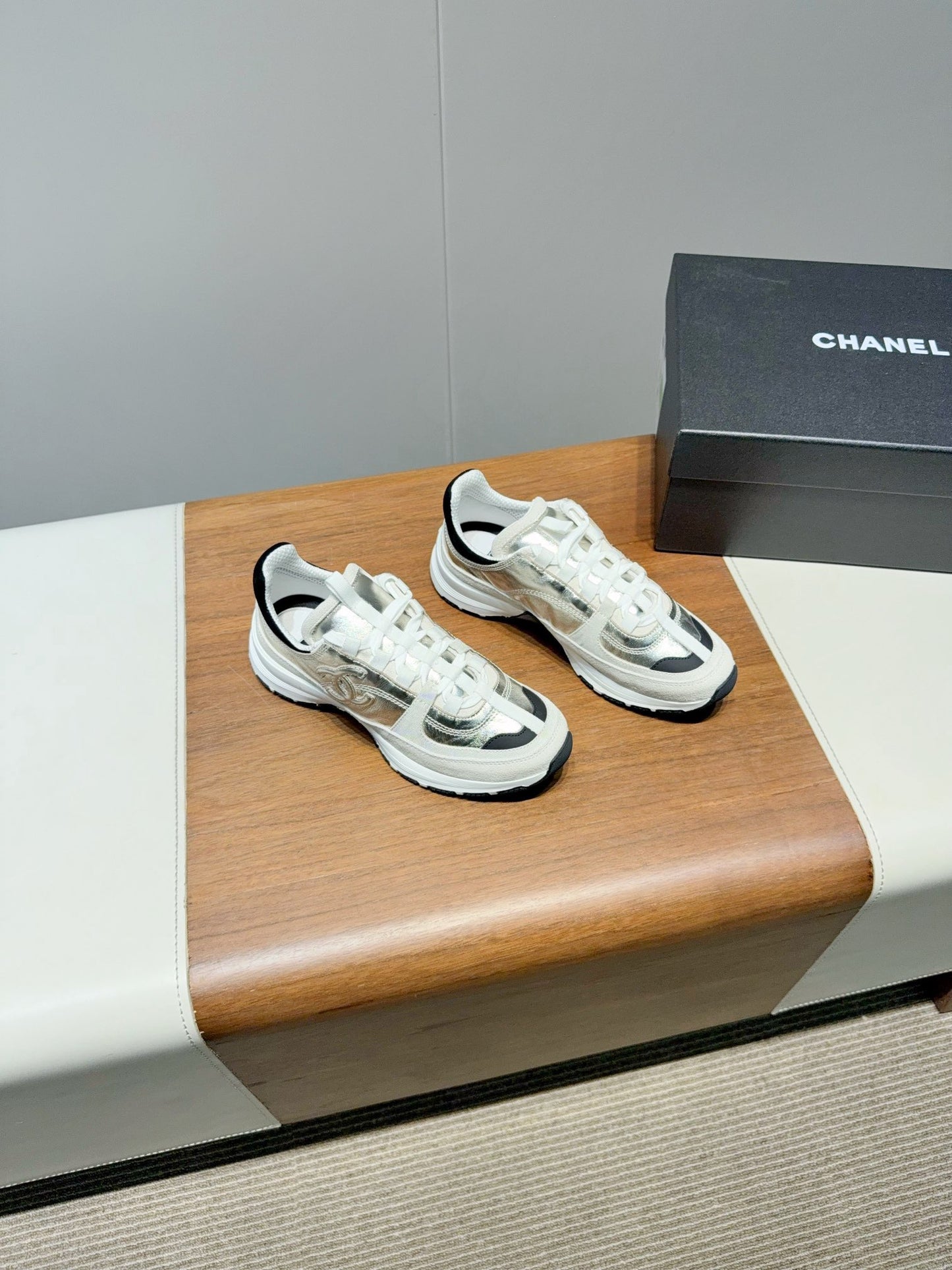 25 customized frosted cowhide platform shoes