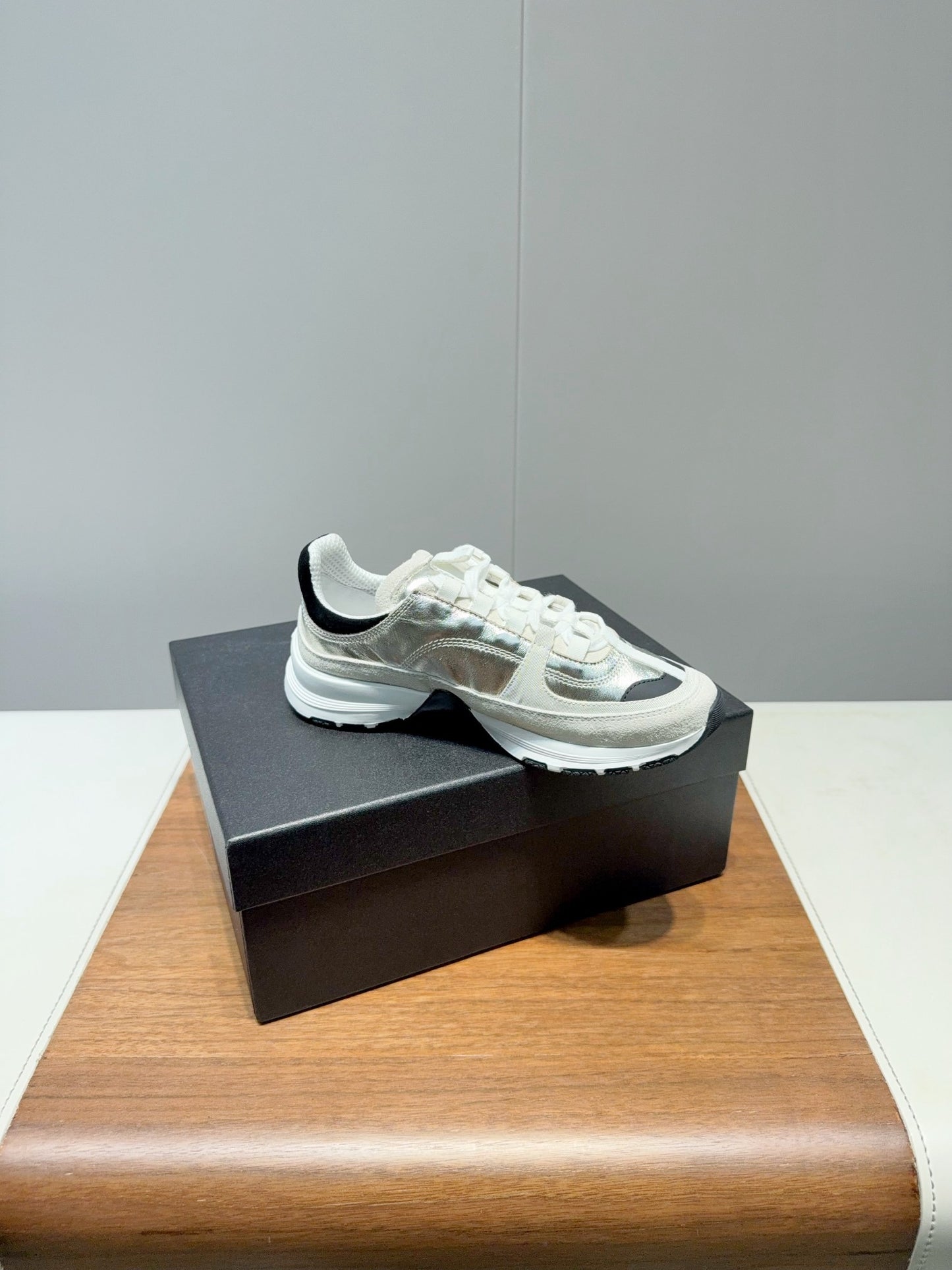 25 customized frosted cowhide platform shoes