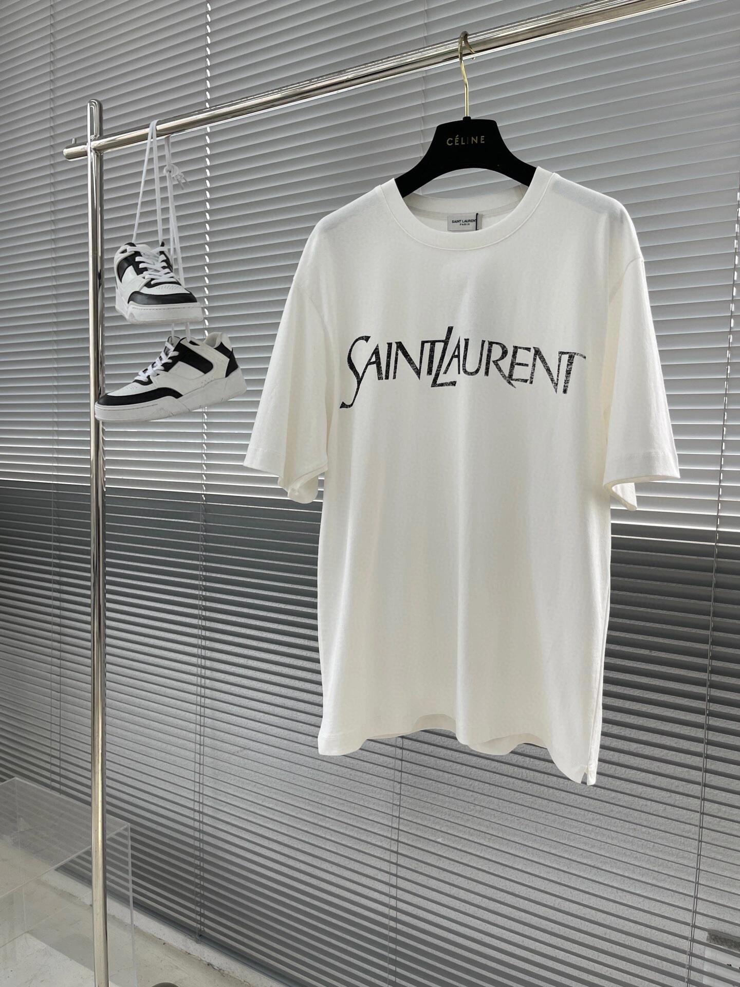 Camiseta de manga corta con estampado del logo.