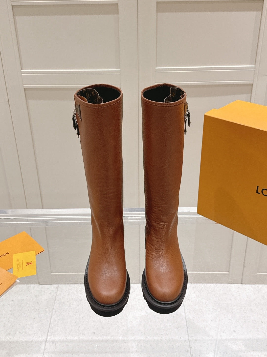 25 official autumn and winter new round head knight boots