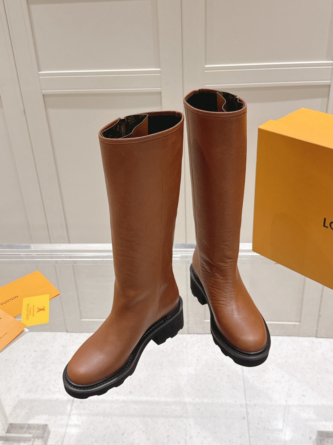 25 official autumn and winter new round head knight boots