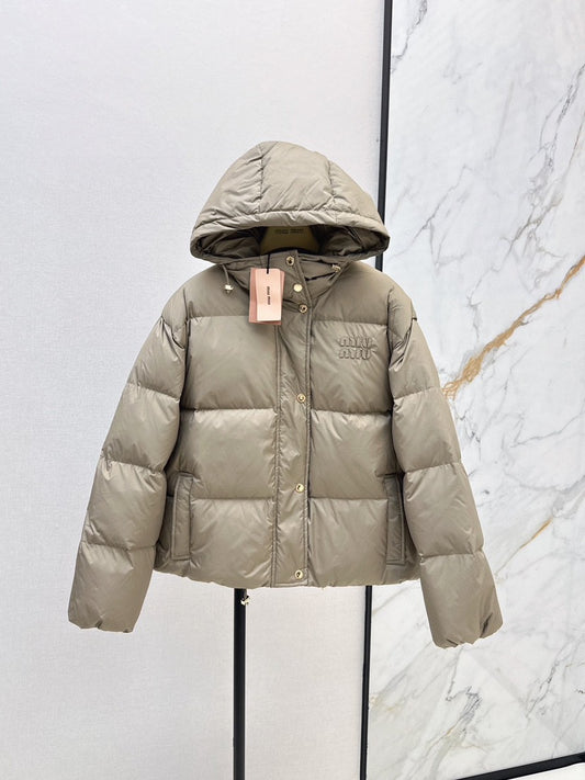 Hooded snap-button down jacket