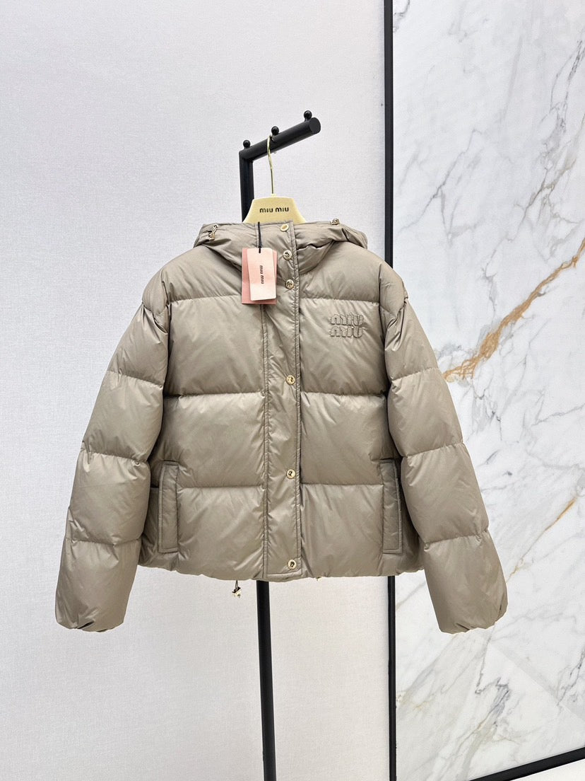 Hooded snap-button down jacket