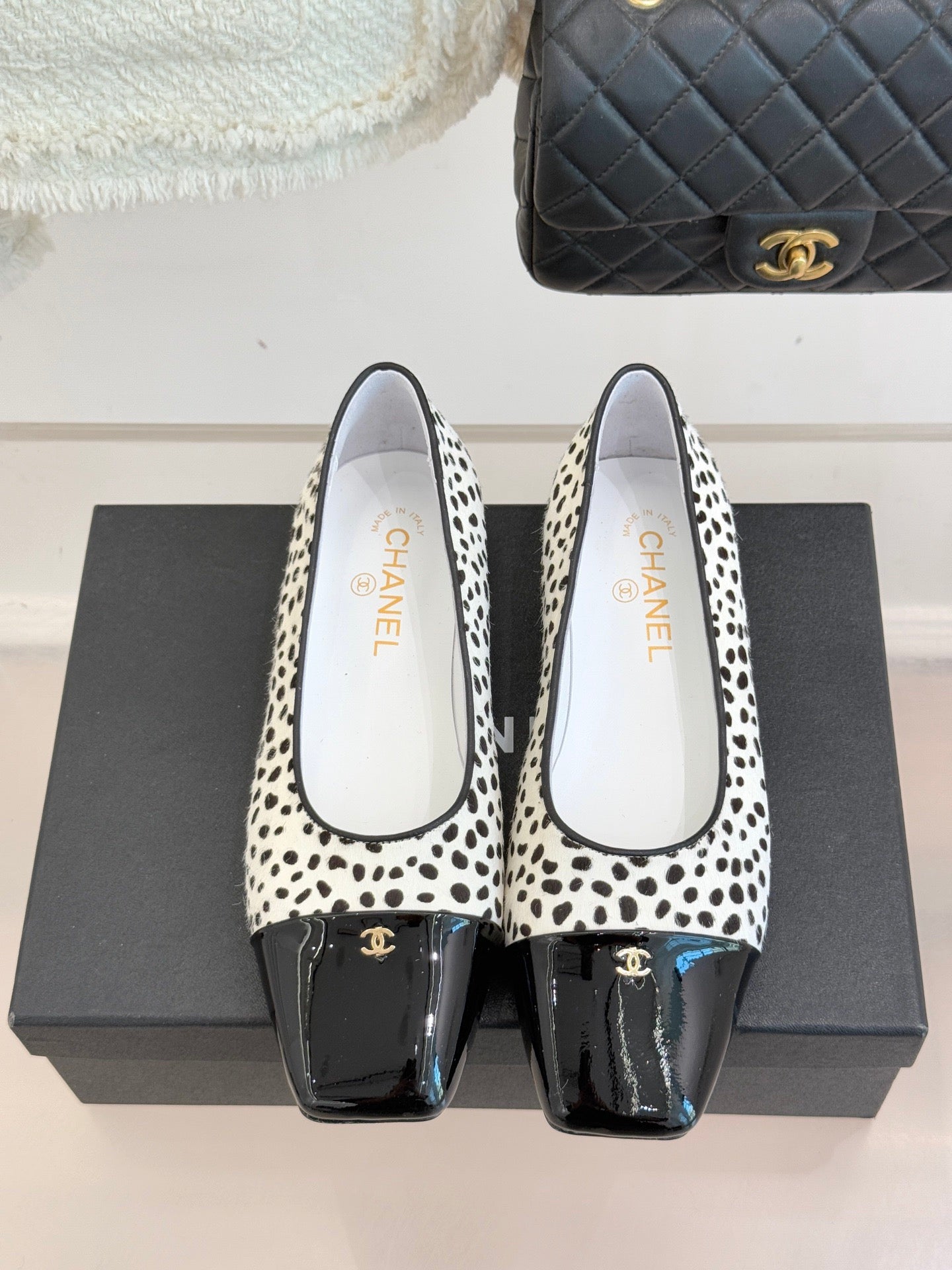 25FW classic square toe color matching flat shoes