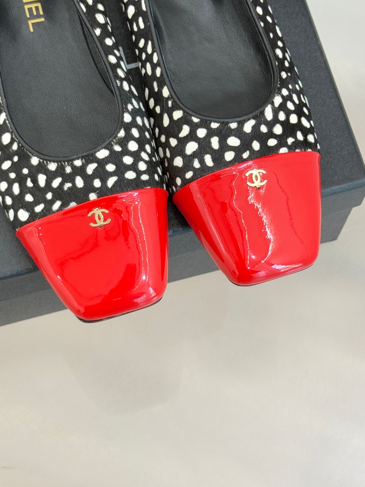 25FW classic square toe color matching flat shoes