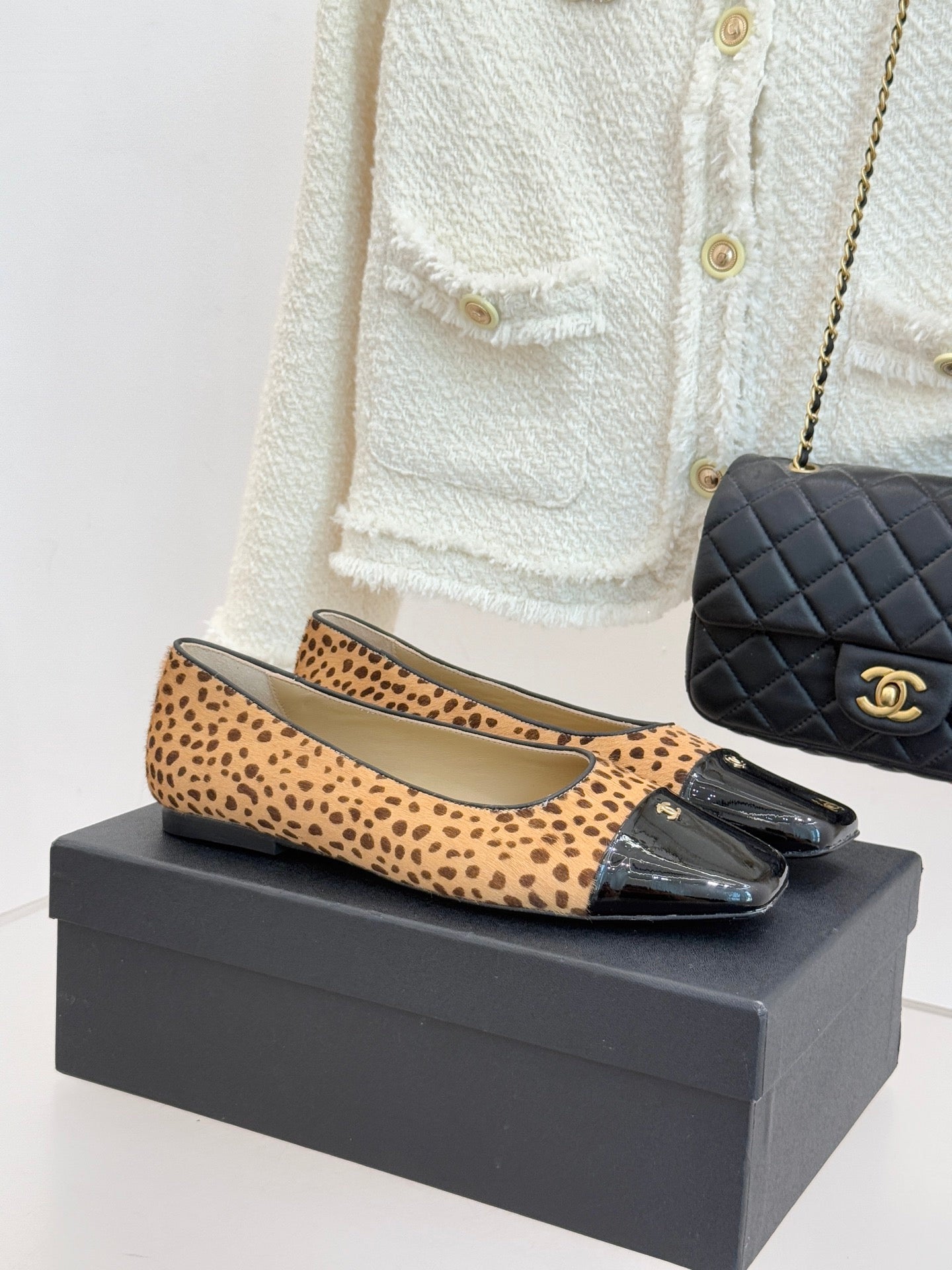 25FW classic square toe color matching flat shoes