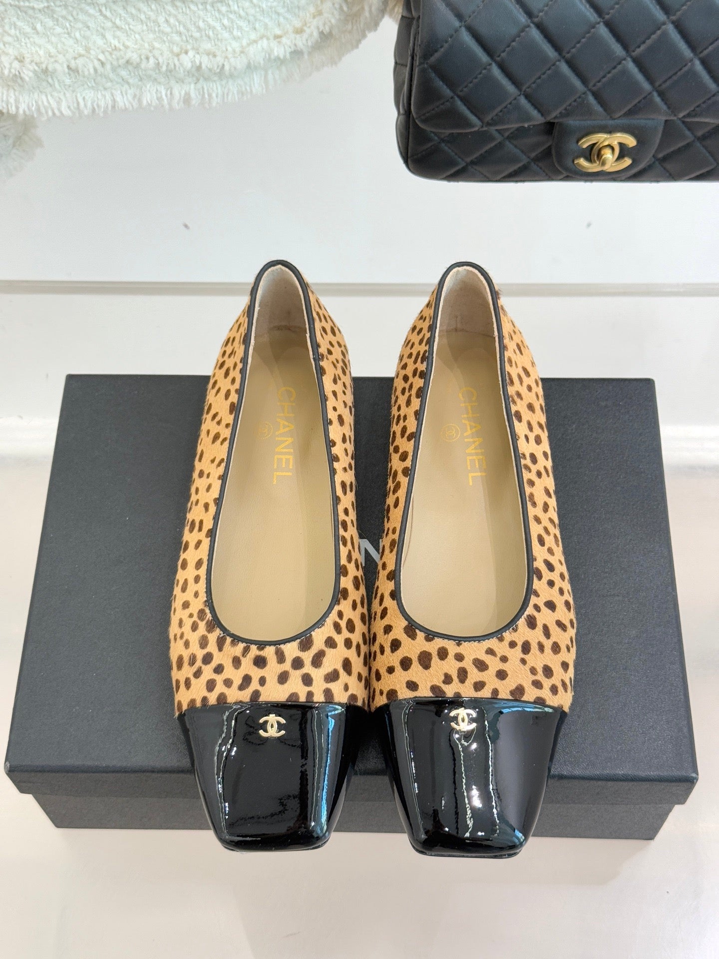 25FW classic square toe color matching flat shoes