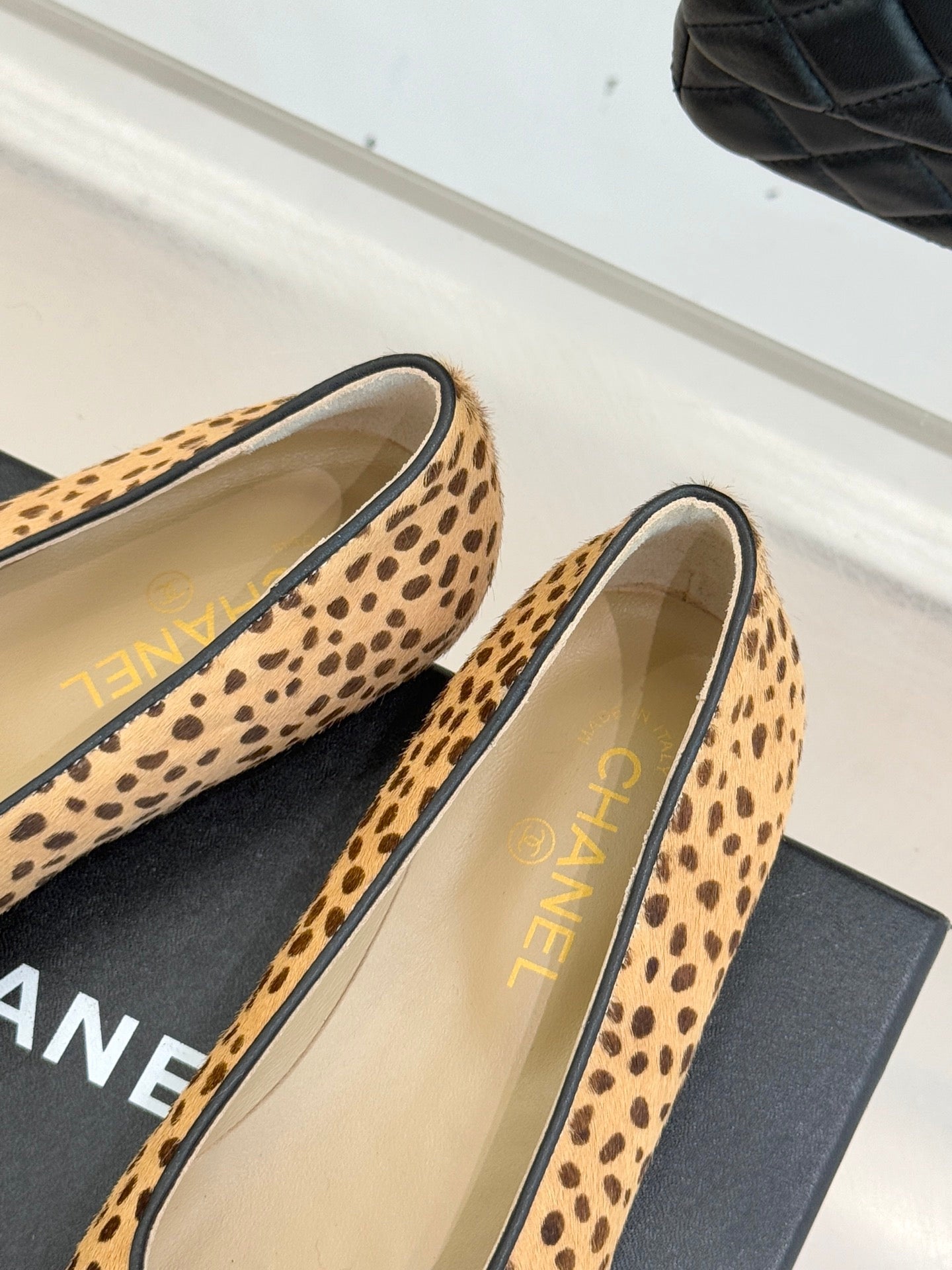 25FW classic square toe color matching flat shoes