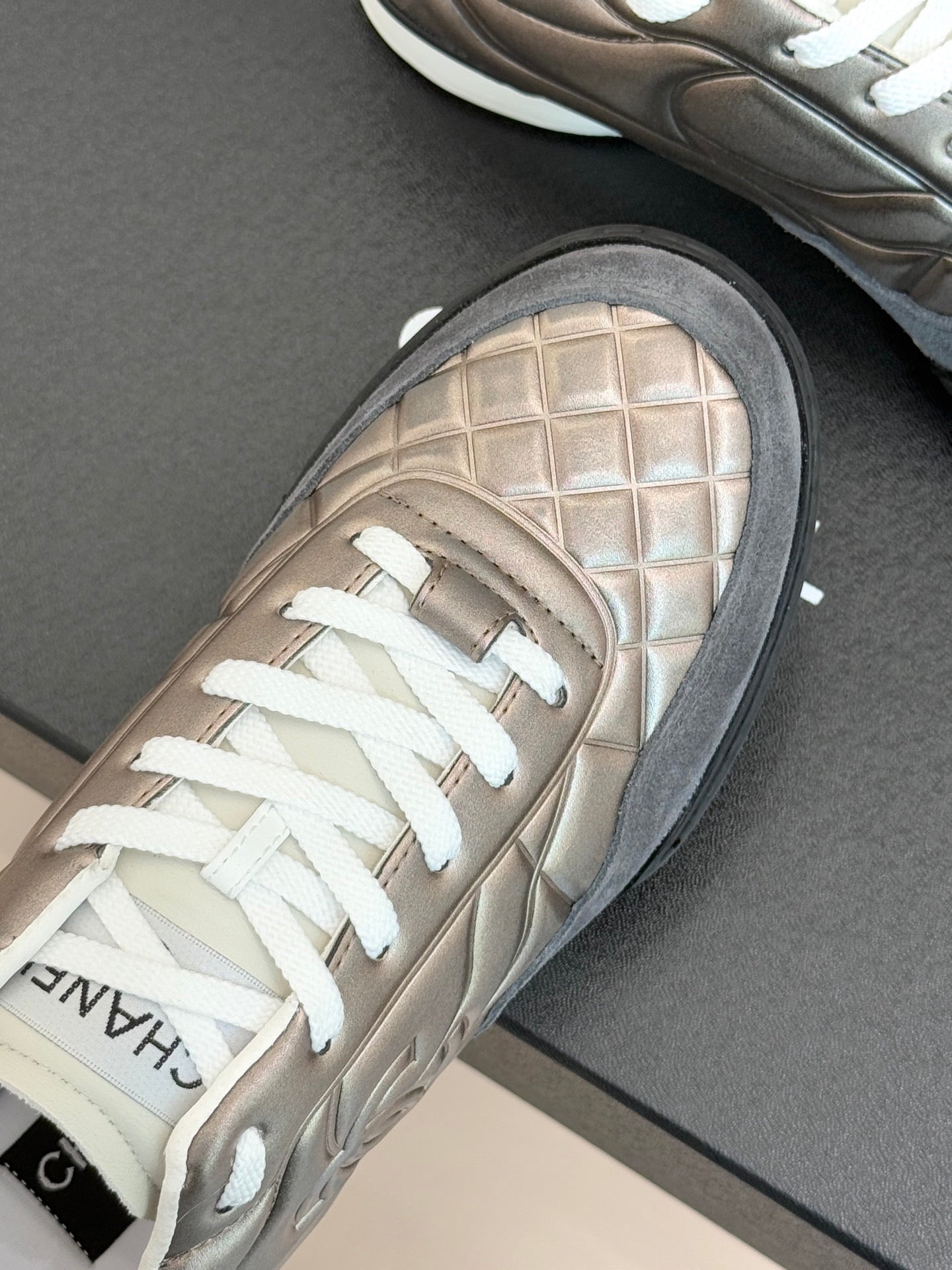 25FW classic rhombus retro casual shoes moral training sneakers