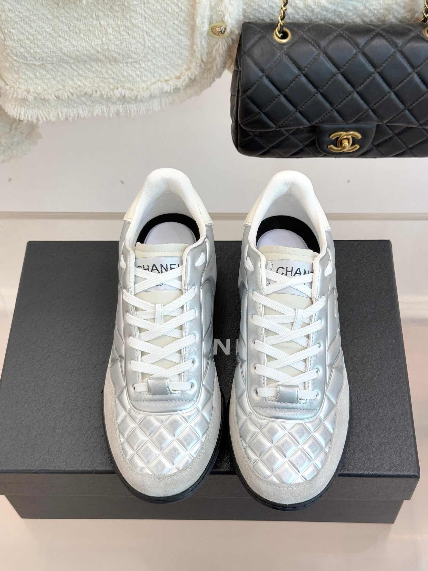 25FW classic rhombus retro casual shoes moral training sneakers