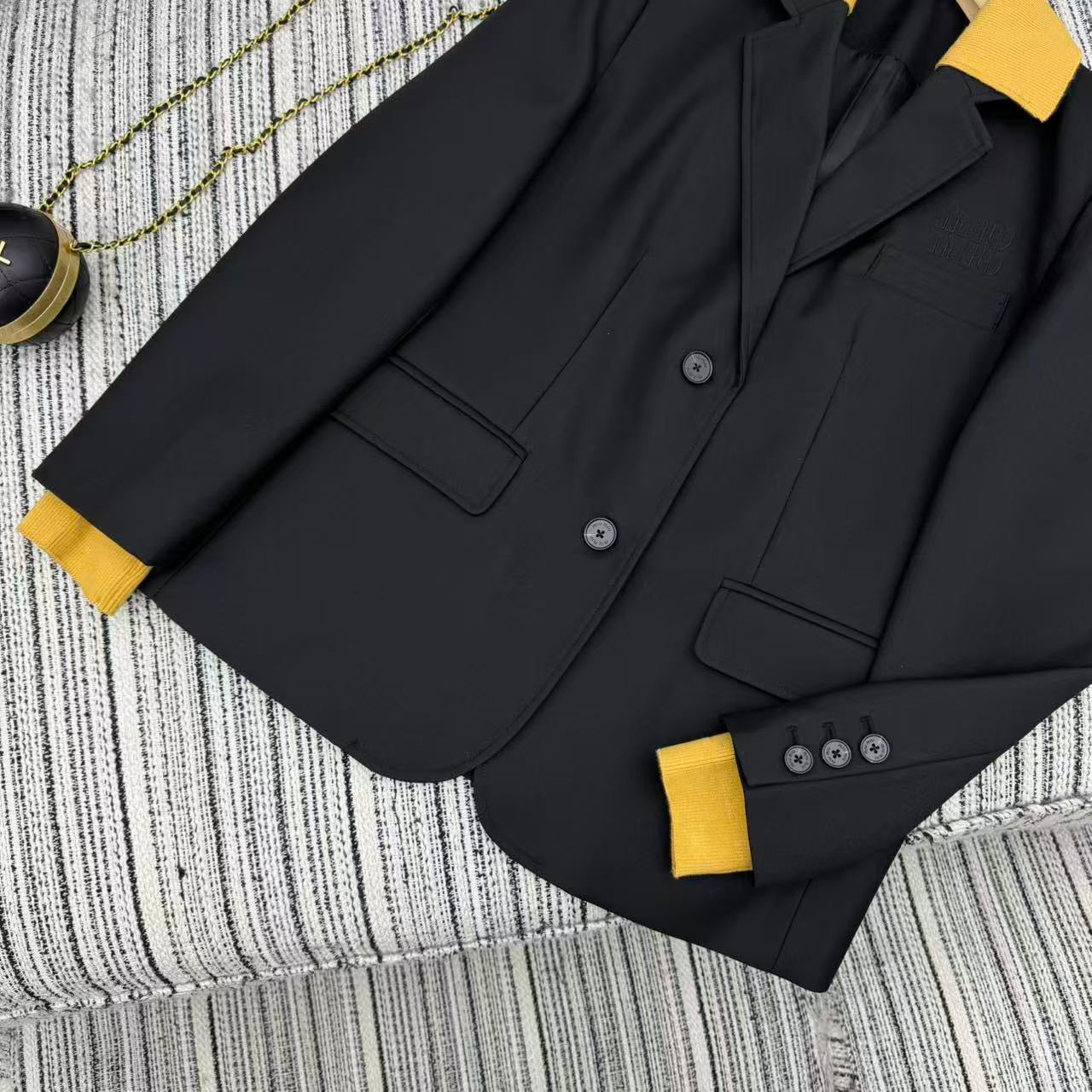 25FW new contrasting color threaded lapel suit coat