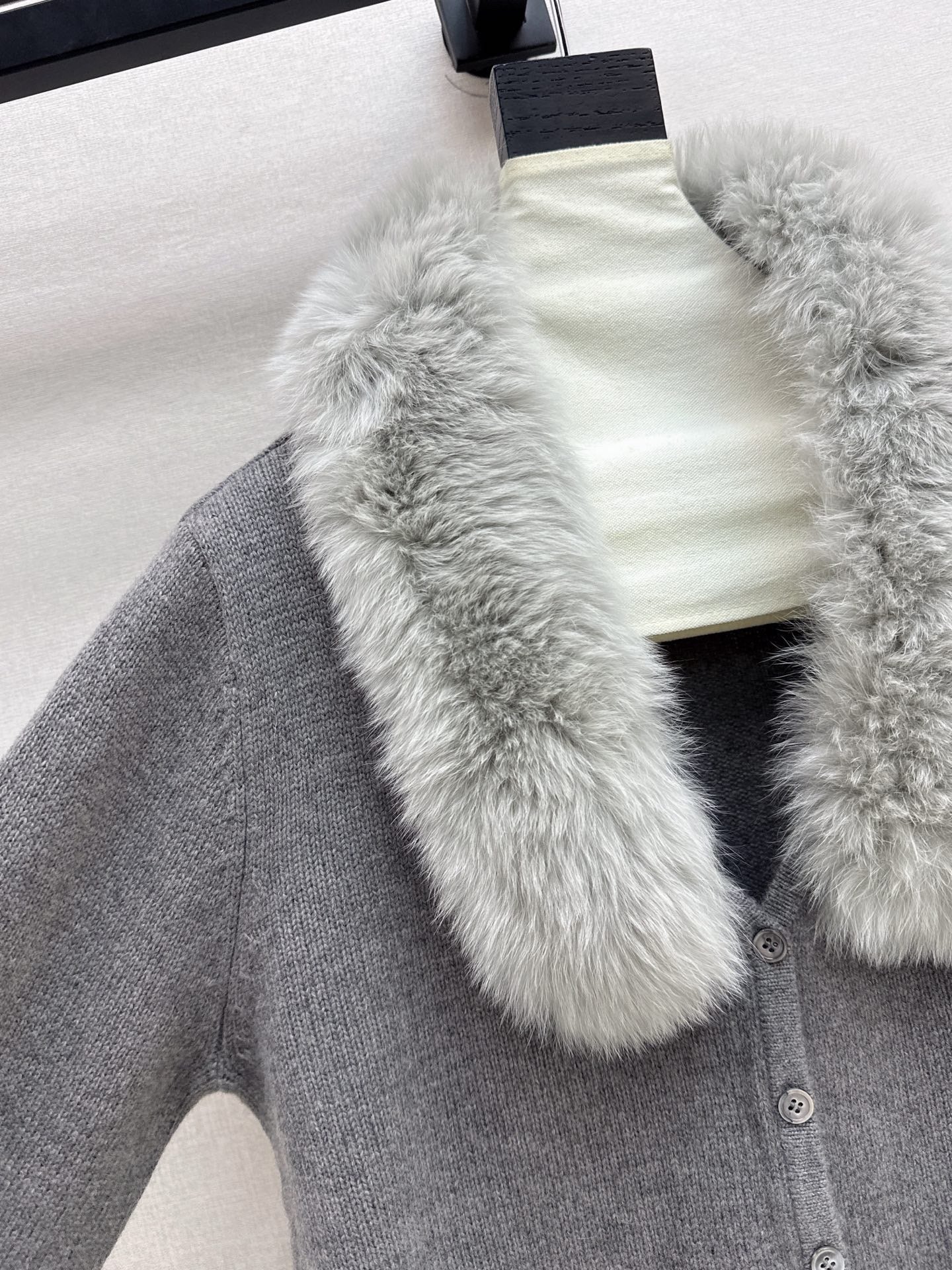 🔥HOT🔥25SS New popular series fox fur stitching V-neck jacket