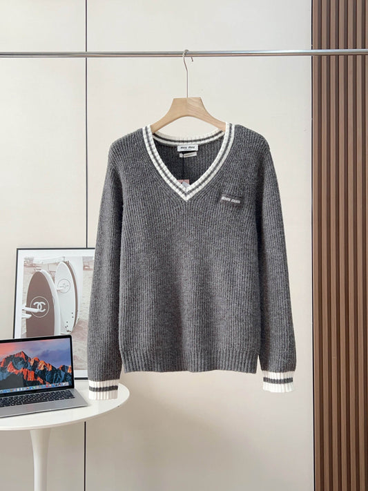 26SS latest V-neck sweater