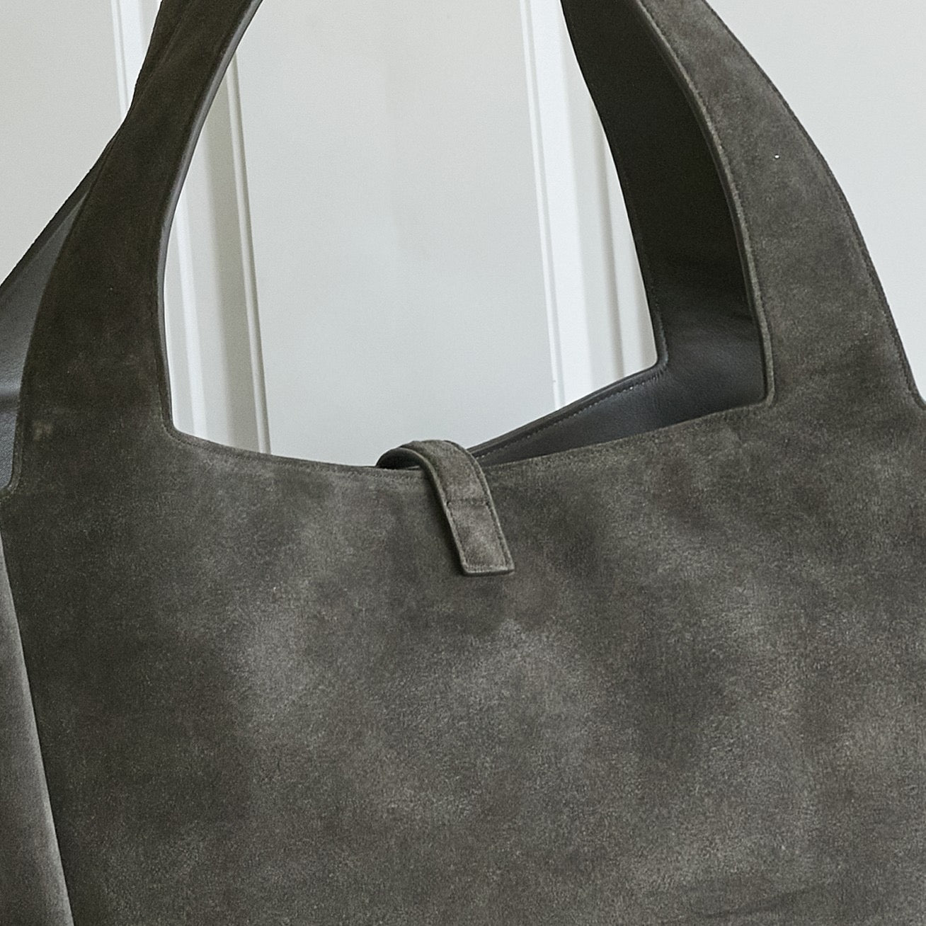 25FW new BEA horizontal TOTE suede bag