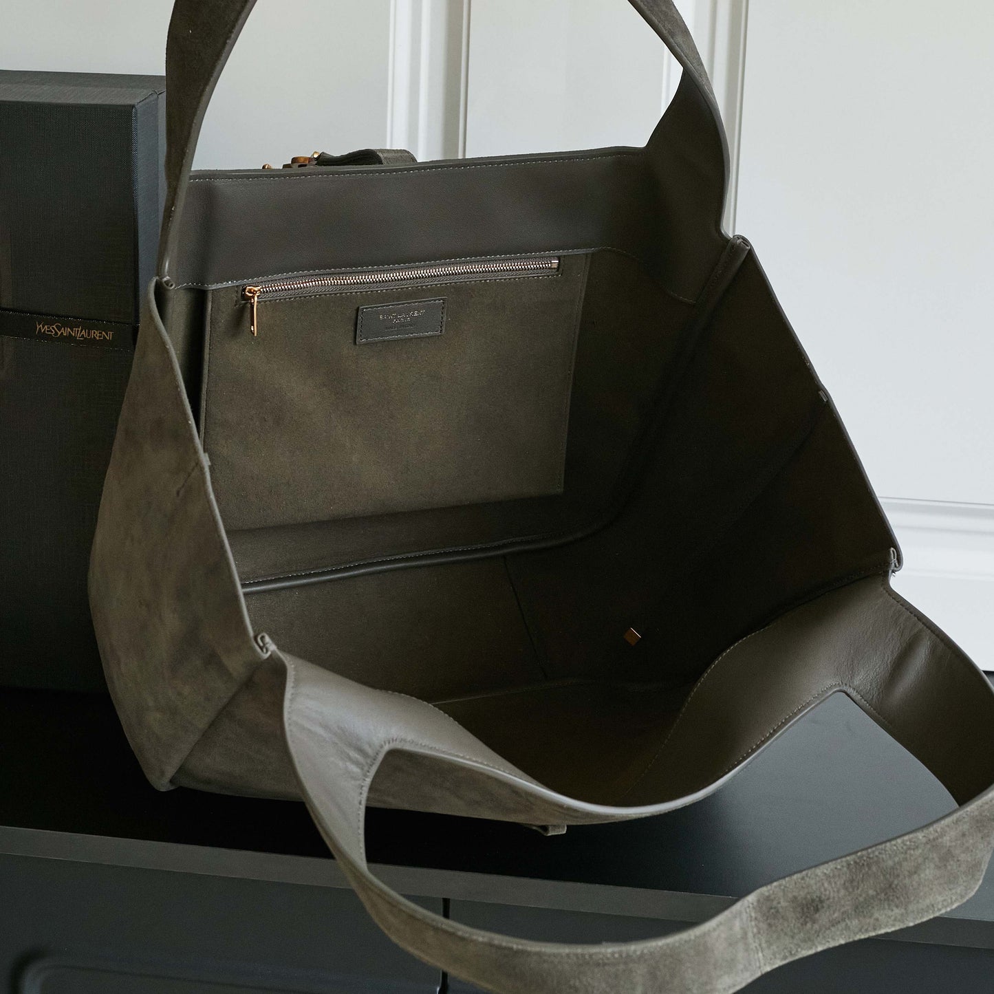 25FW new BEA horizontal TOTE suede bag