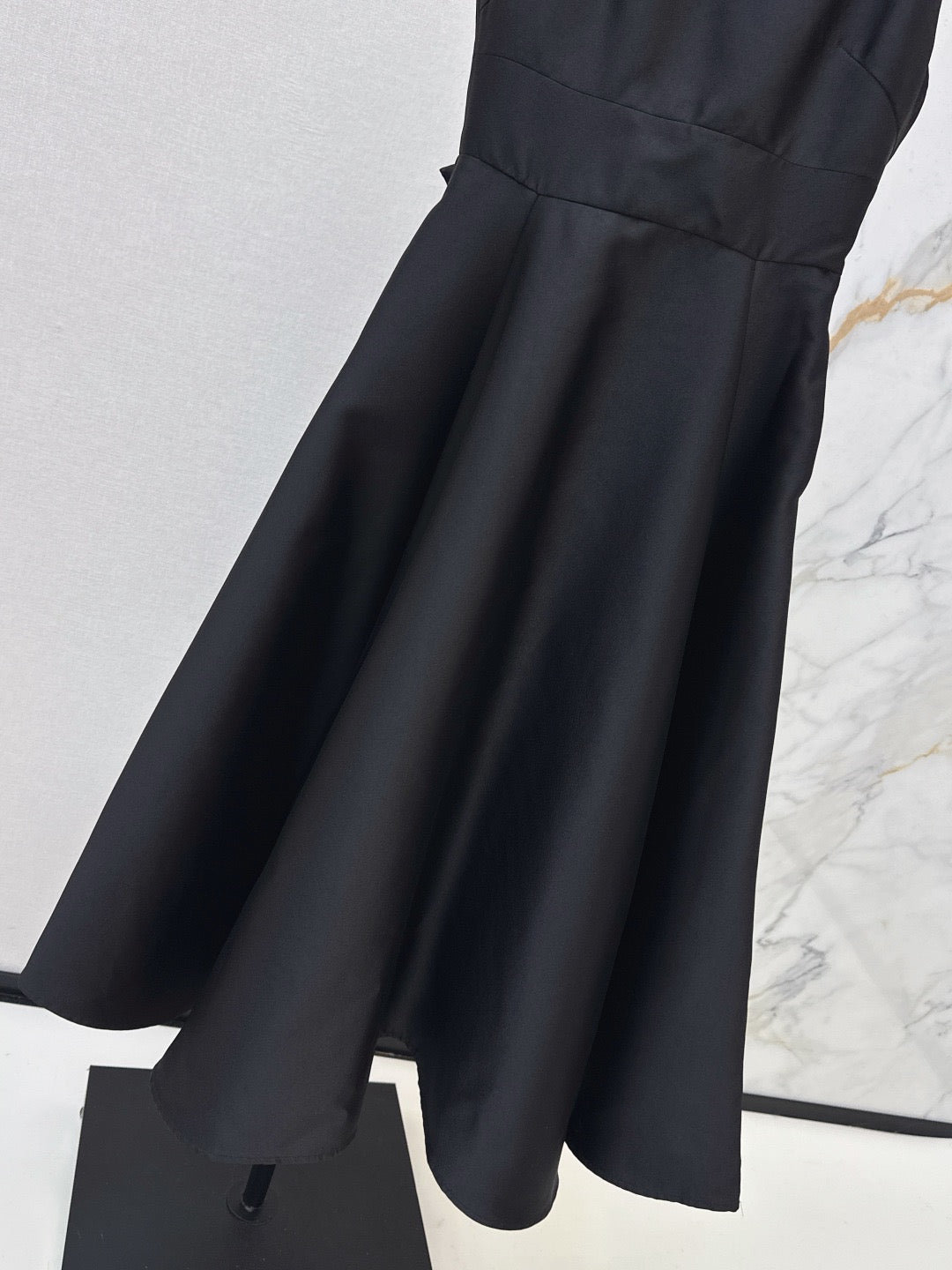 26SS New Hepburn Style Back Bow Sleeveless Dress