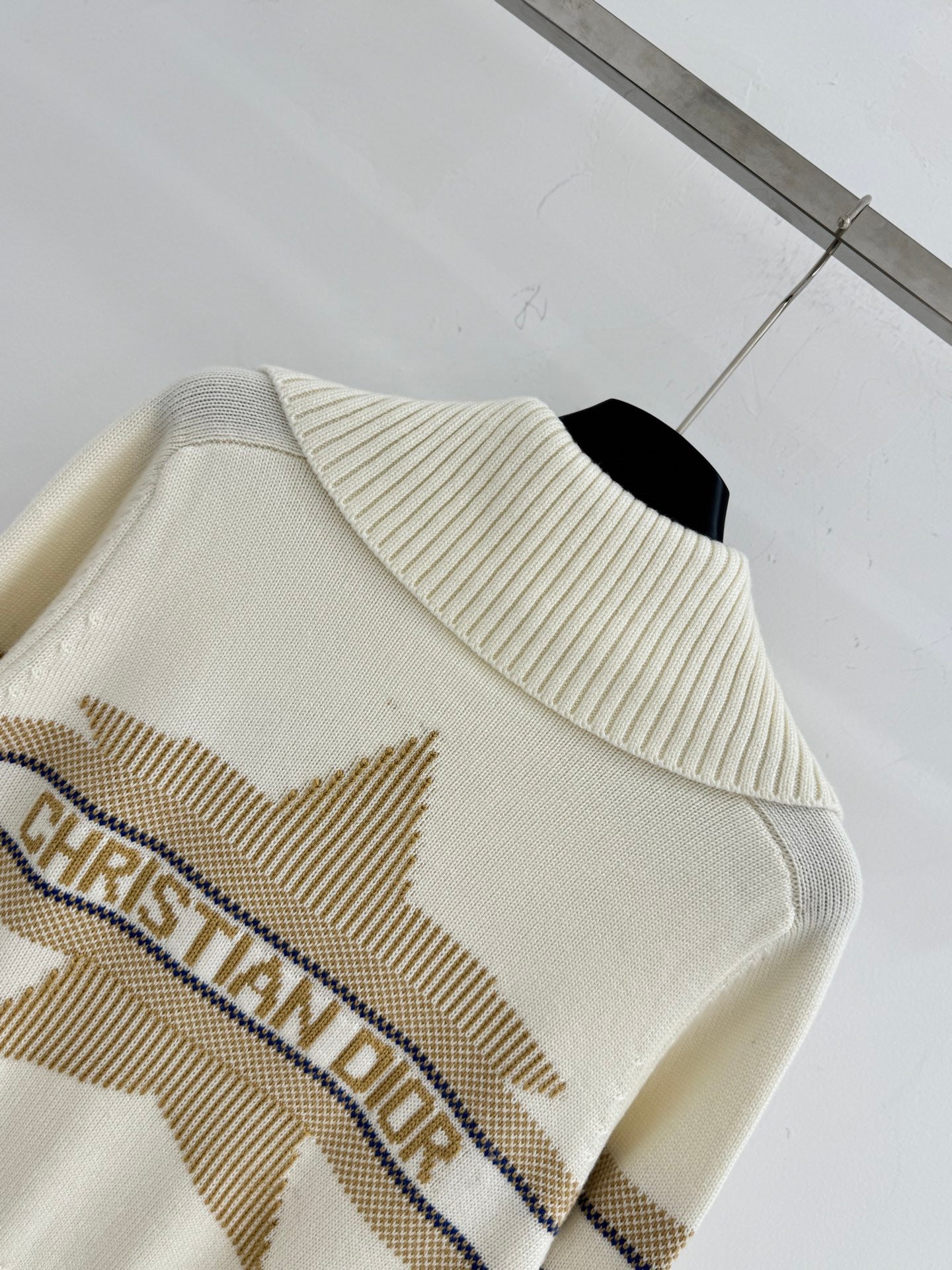 25FW New Early Autumn Contrast Striped Lapel Knitted Long Sleeve Cardigan