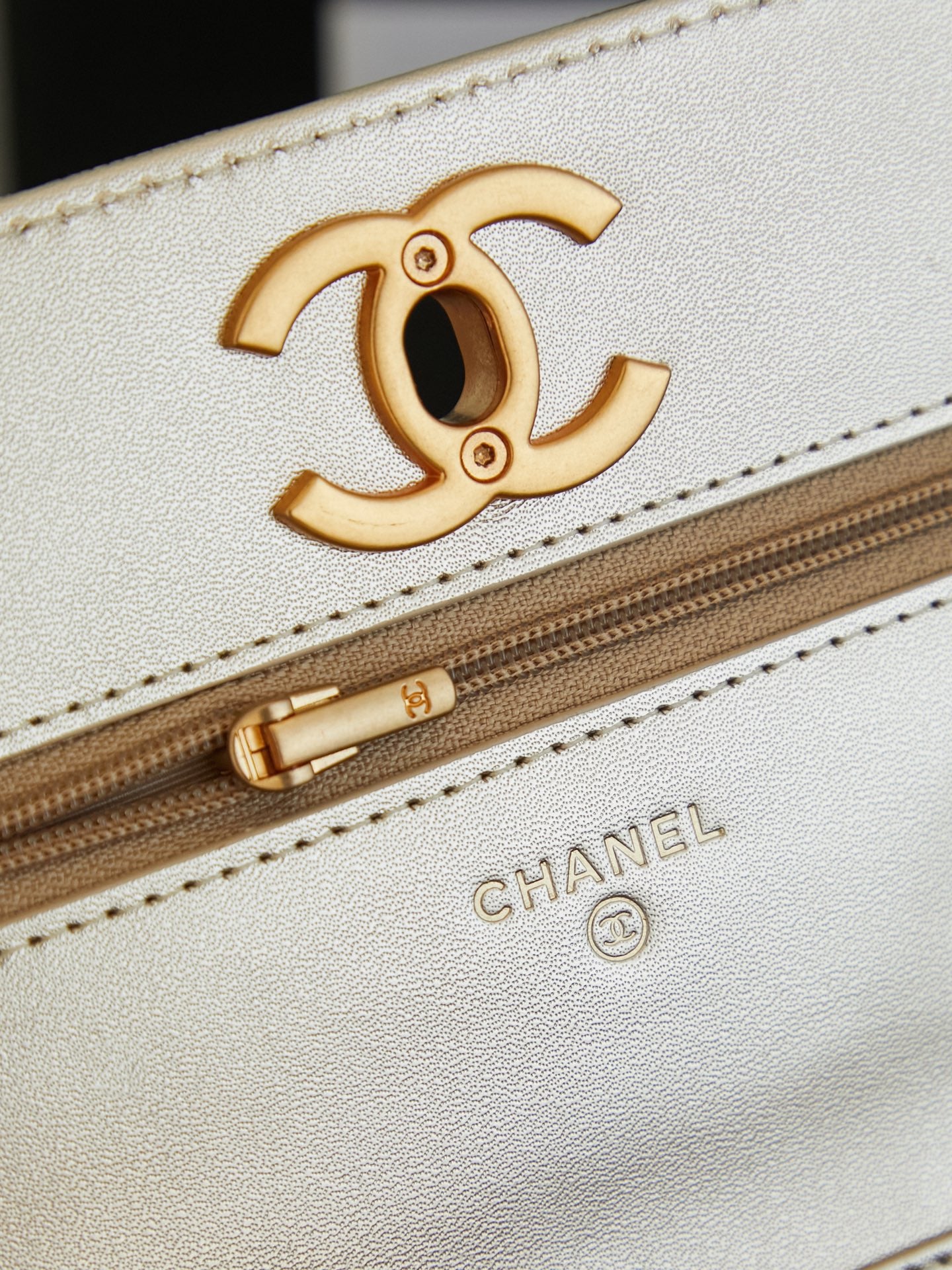 25B new style adjustable buckle hair bag