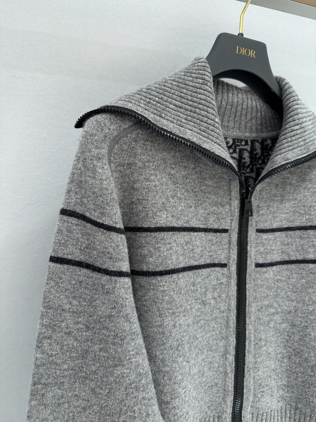 25FW NEW presbyopia suit