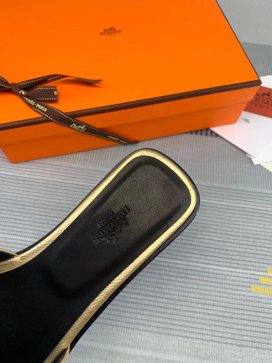 25FW Eternal H slippers