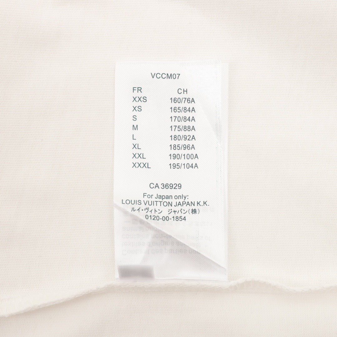 Camiseta estampada artesanal.