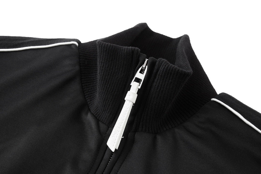 Chaqueta bordada de Loe