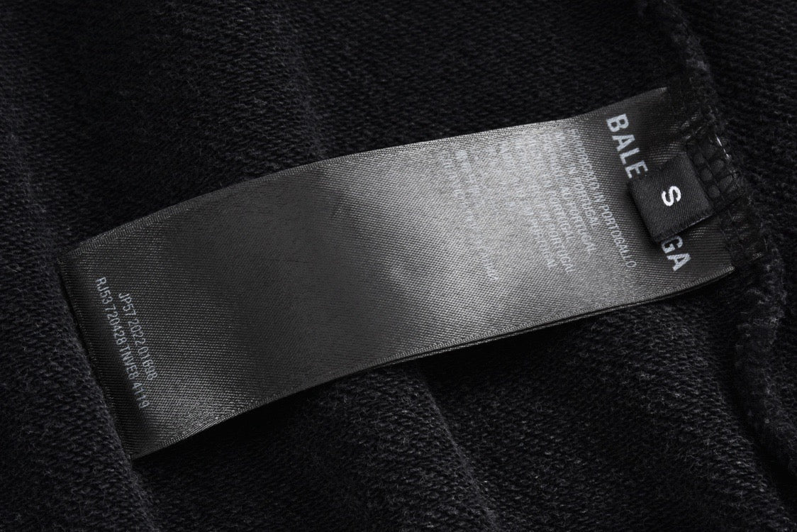 Kapuzenpullover mit Stickbuchstaben und Waschung