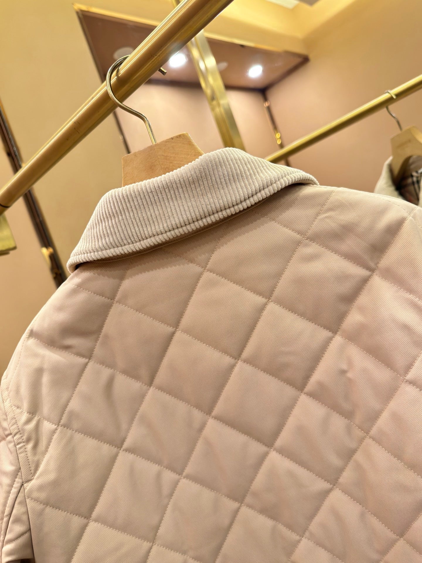 26SS NEU Kordkragen Diamant-Steppjacke kurze Baumwoll-Jacke