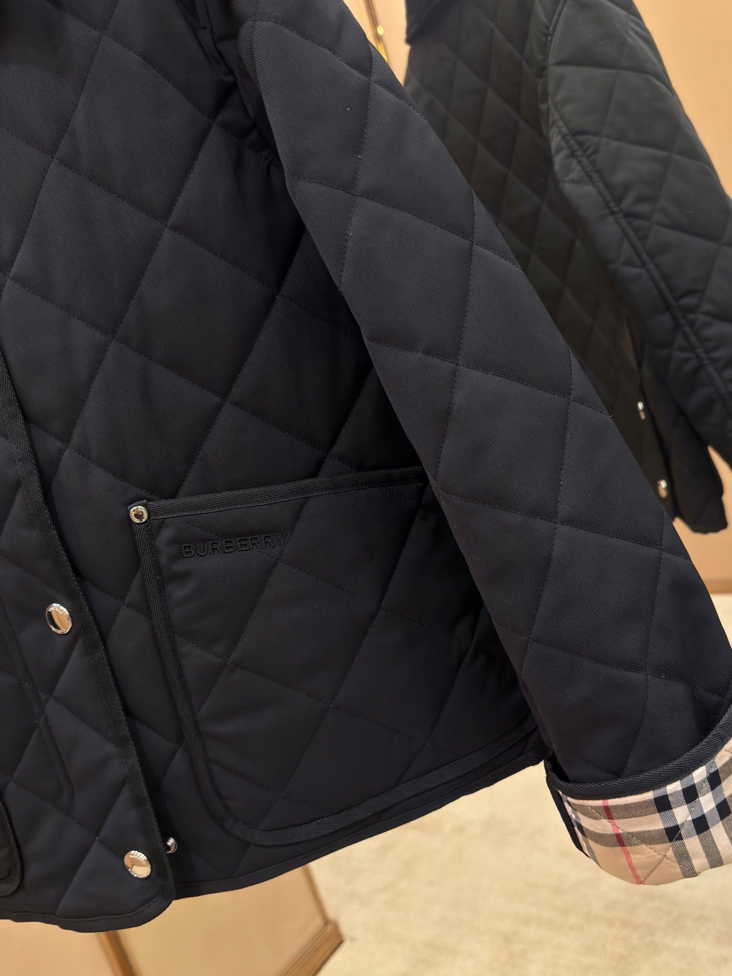 26SS NEU Kordkragen Diamant-Steppjacke kurze Baumwoll-Jacke