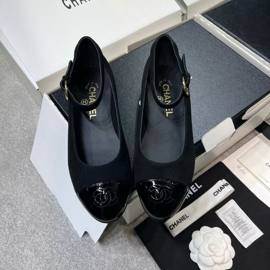 26SS NEU Zarte Wildleder-Ballerinas