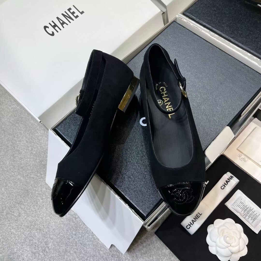 26SS NEU Zarte Wildleder-Ballerinas