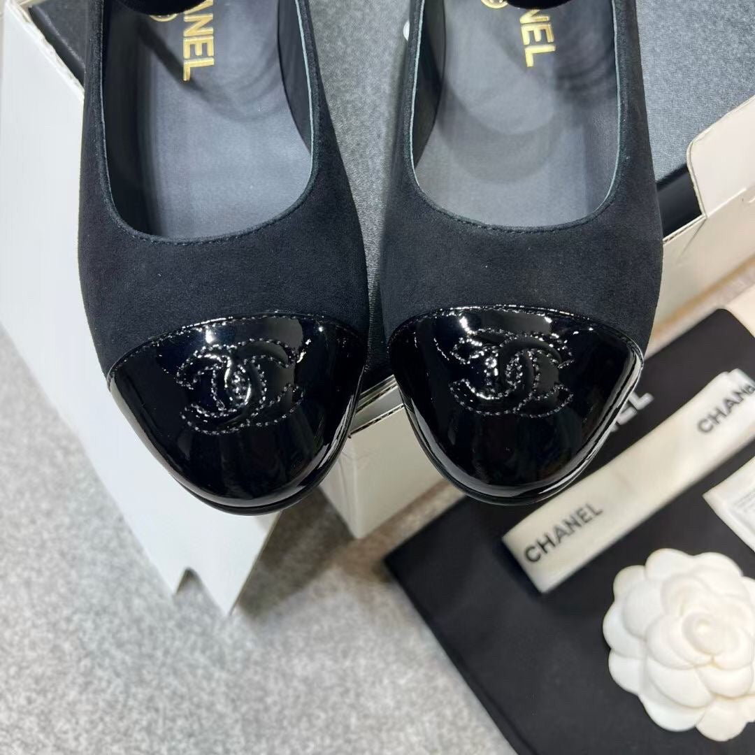 26SS NEU Zarte Wildleder-Ballerinas