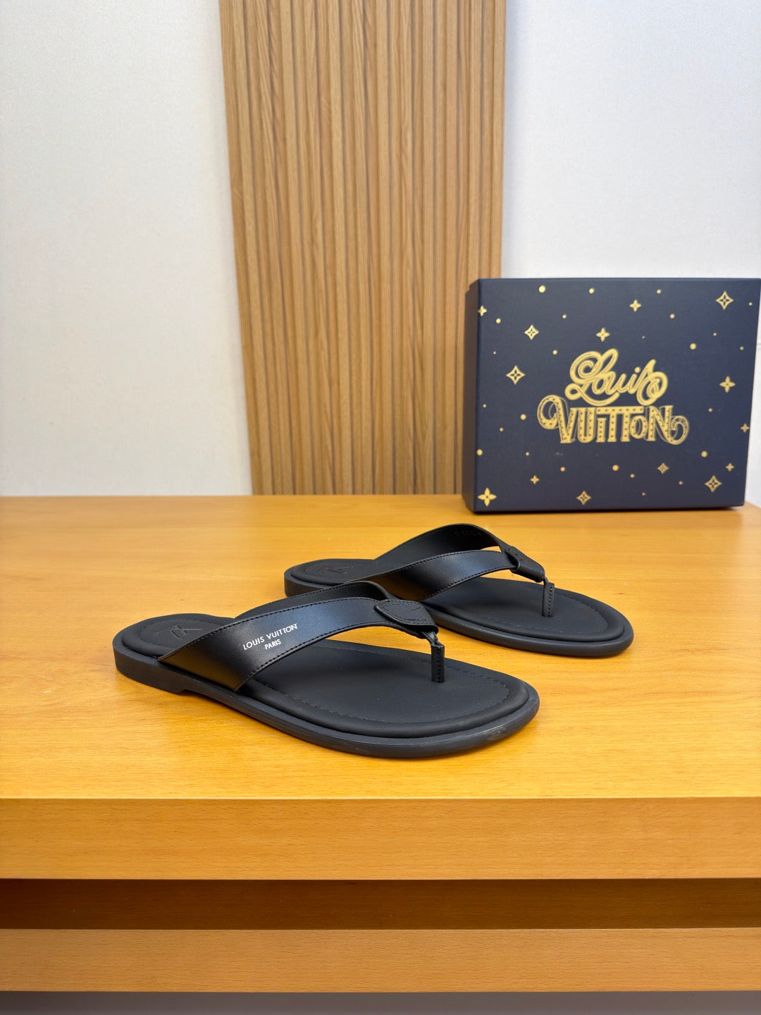 26FW New Casual Leather Flip-Flops