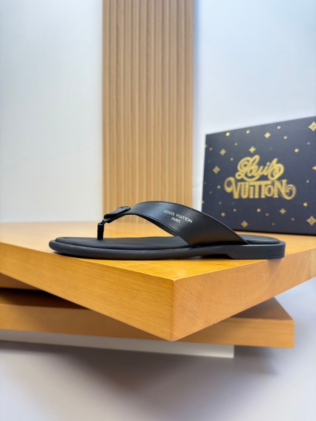 26FW New Casual Leather Flip-Flops