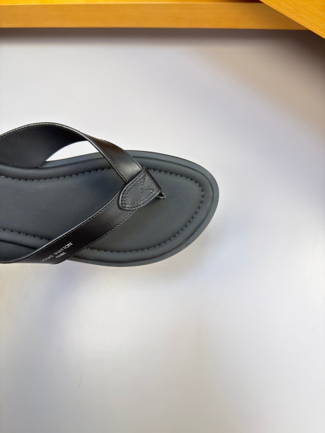 26FW New Casual Leather Flip-Flops