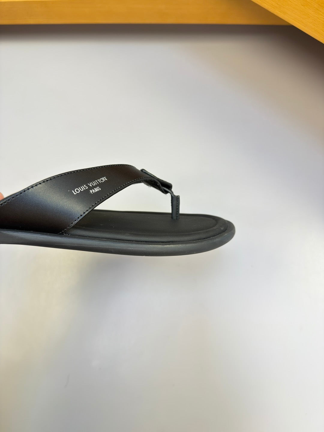 26FW New Casual Leather Flip-Flops