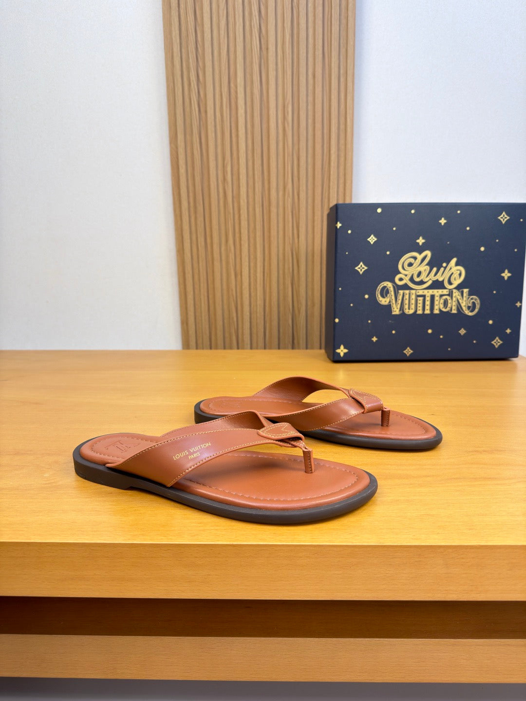 26FW New Casual Leather Flip-Flops