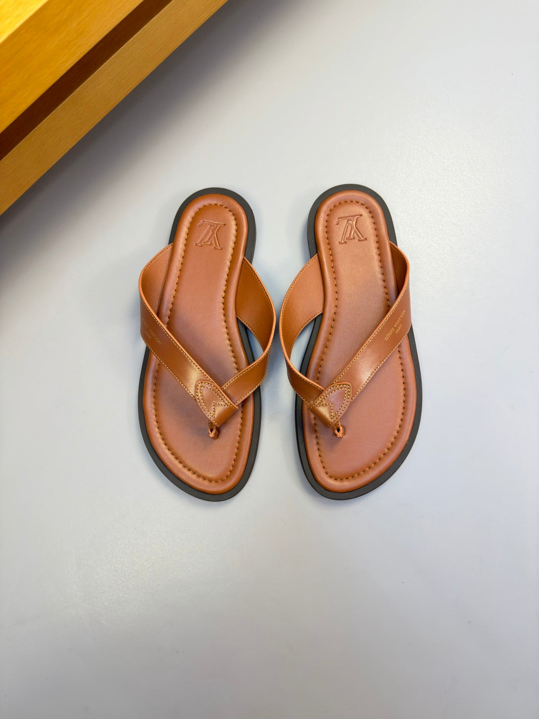 26FW New Casual Leather Flip-Flops
