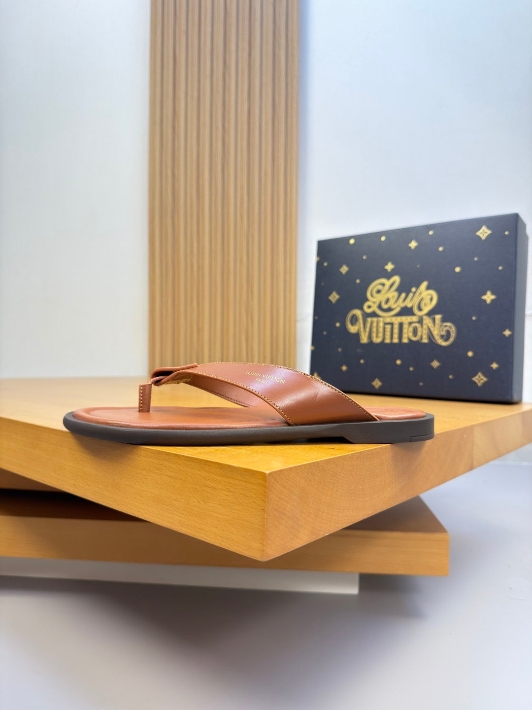 26FW New Casual Leather Flip-Flops