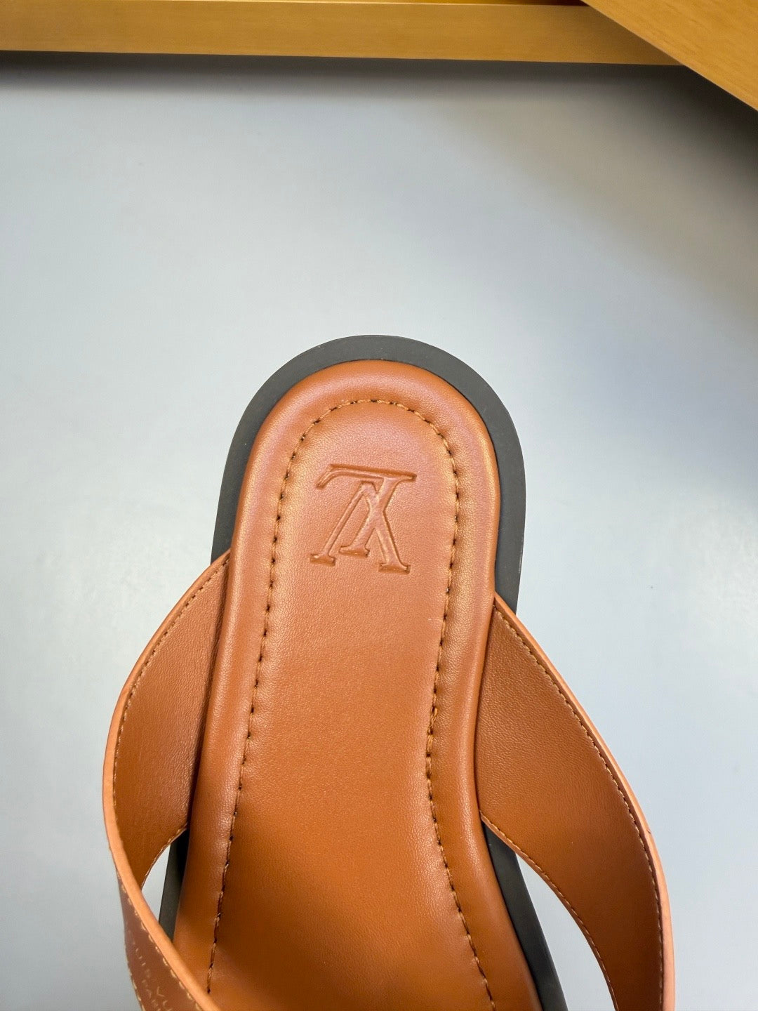 26FW New Casual Leather Flip-Flops