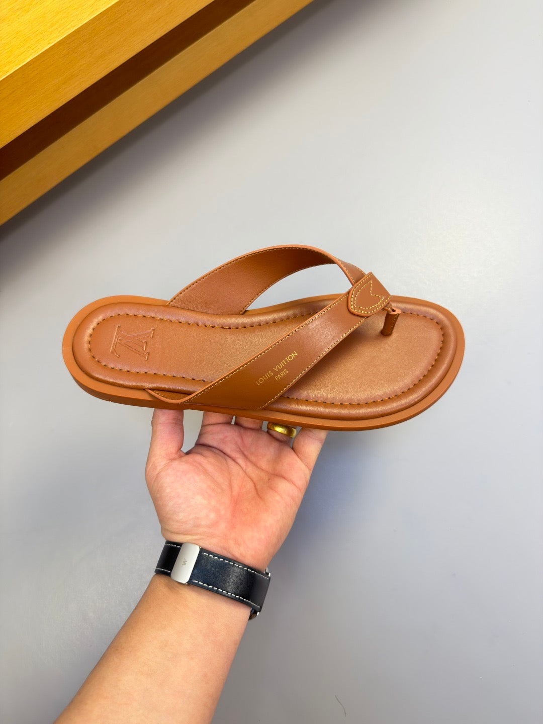 26FW New Casual Leather Flip-Flops