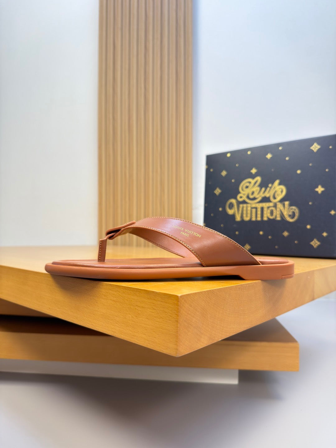 26FW New Casual Leather Flip-Flops