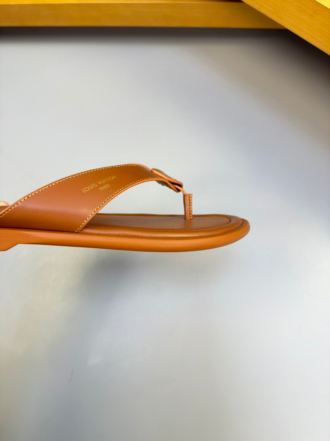 26FW New Casual Leather Flip-Flops