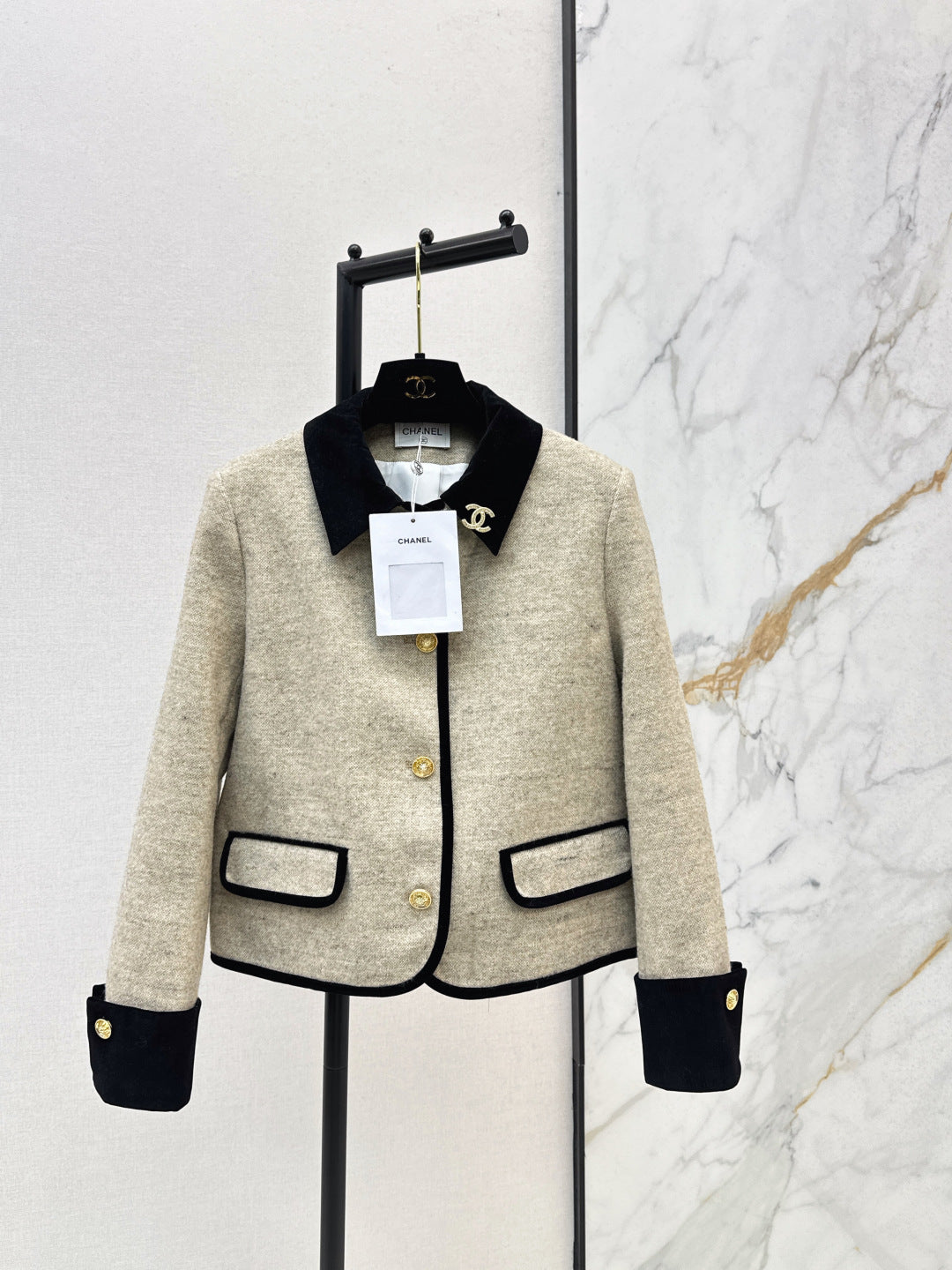 25FW New Velvet Patchwork coat: Retro and Stylish