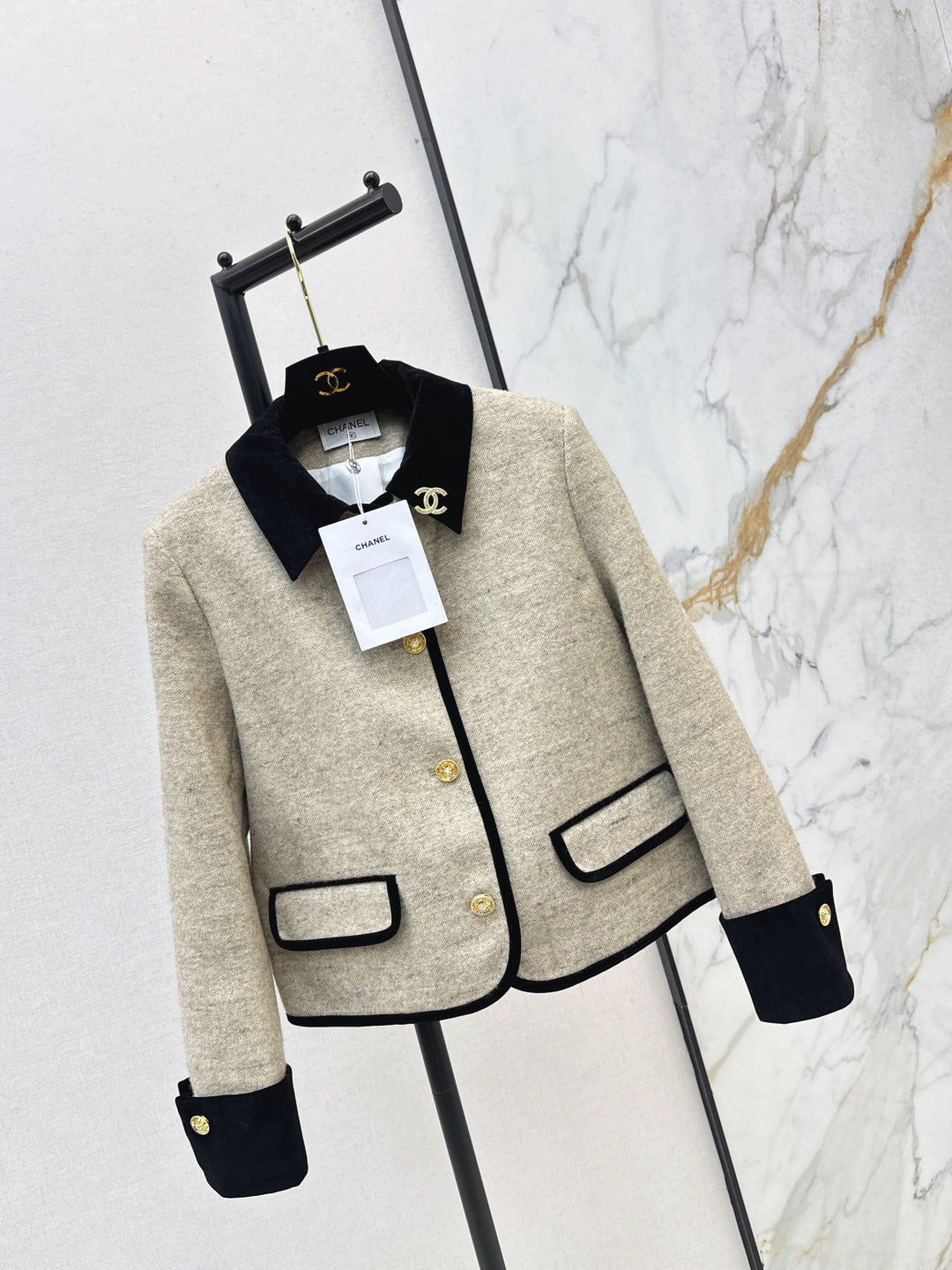 25FW New Velvet Patchwork coat: Retro and Stylish