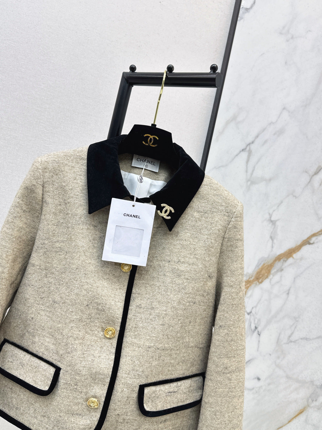 25FW New Velvet Patchwork coat: Retro and Stylish